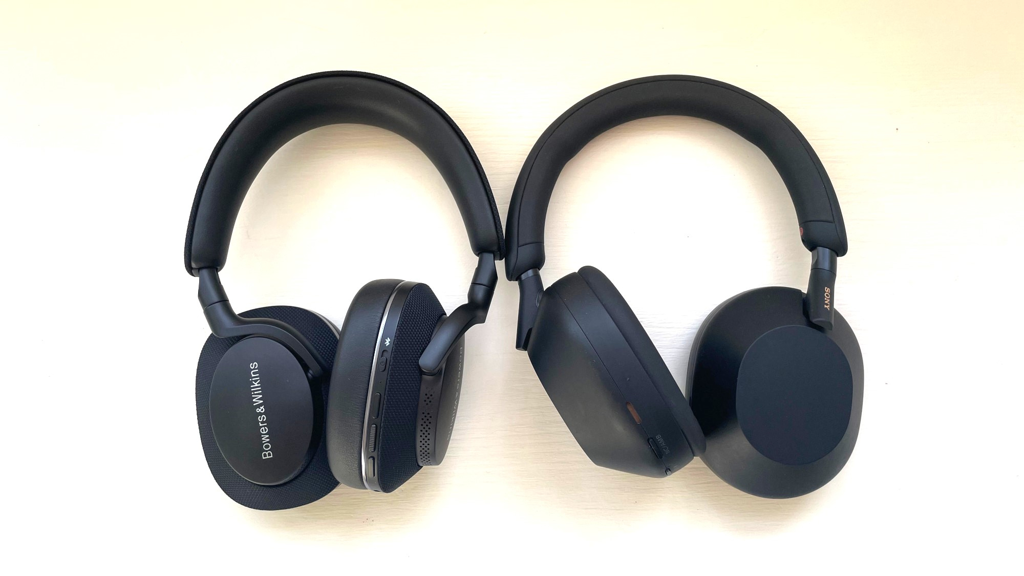 bowers and wilkins px8 vs sony wh-1000xm5