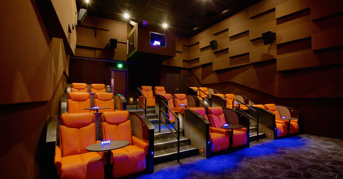 seattle movie theaters with recliners