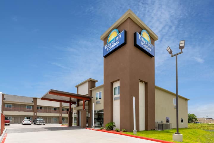 days inn hotel near me