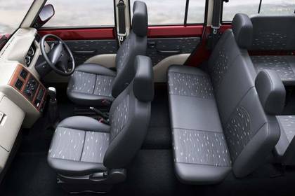 tata sumo gold seating capacity