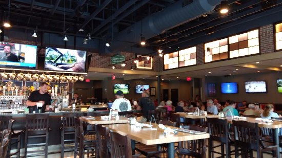 old chicago pizza and taproom photos