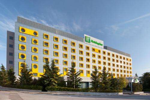 holiday inn airport fiyat