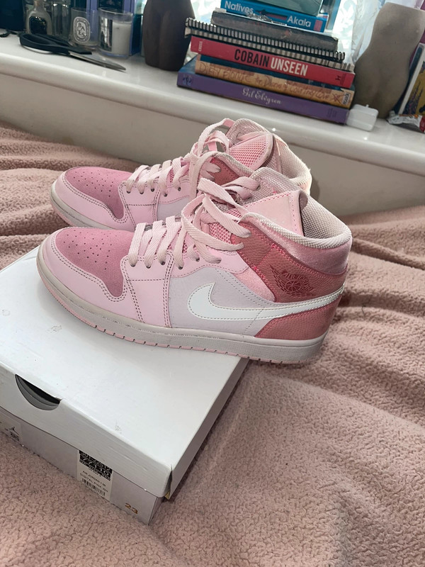 digital pink jordan 1