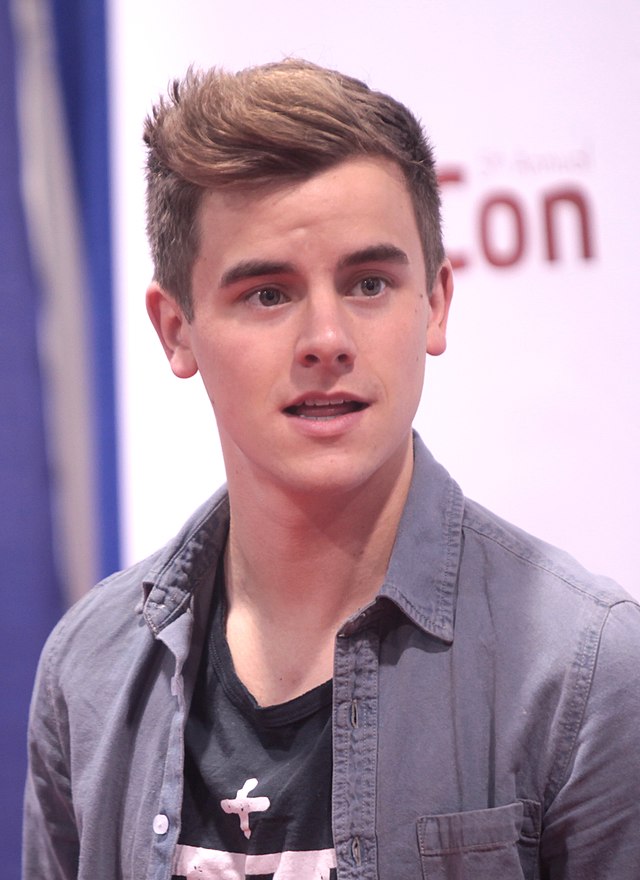 connor franta hair