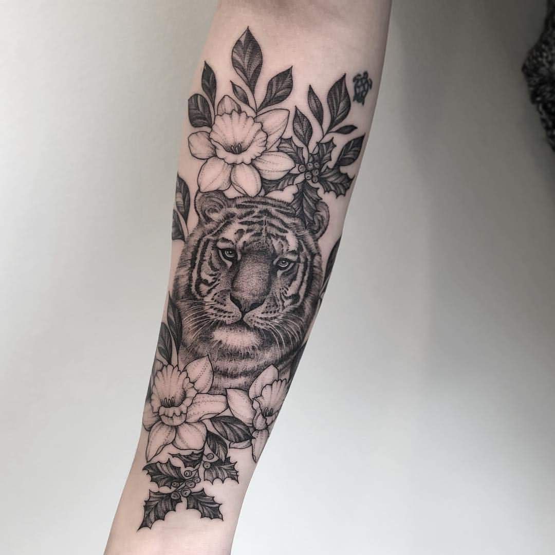 womens tiger tattoo with flowers