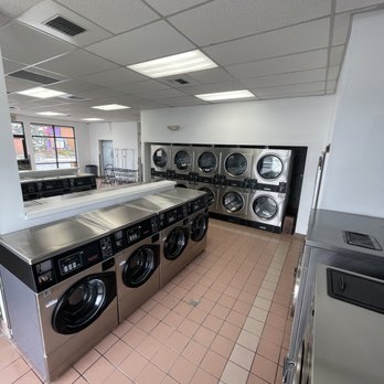 24 hour laundromat near me