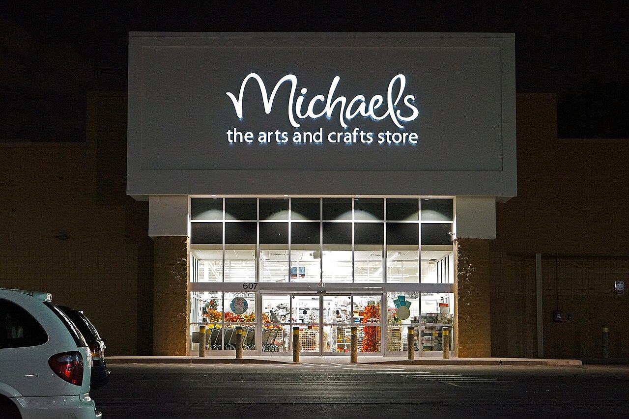 hours for michaels arts and crafts