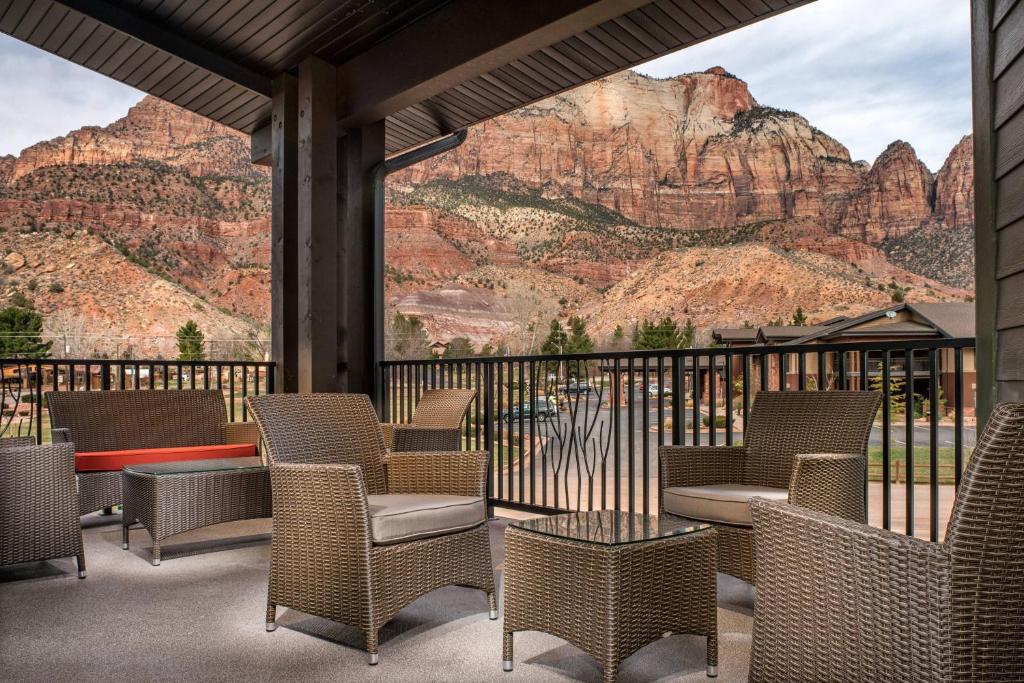 springhill suites by marriott springdale zion national park photos