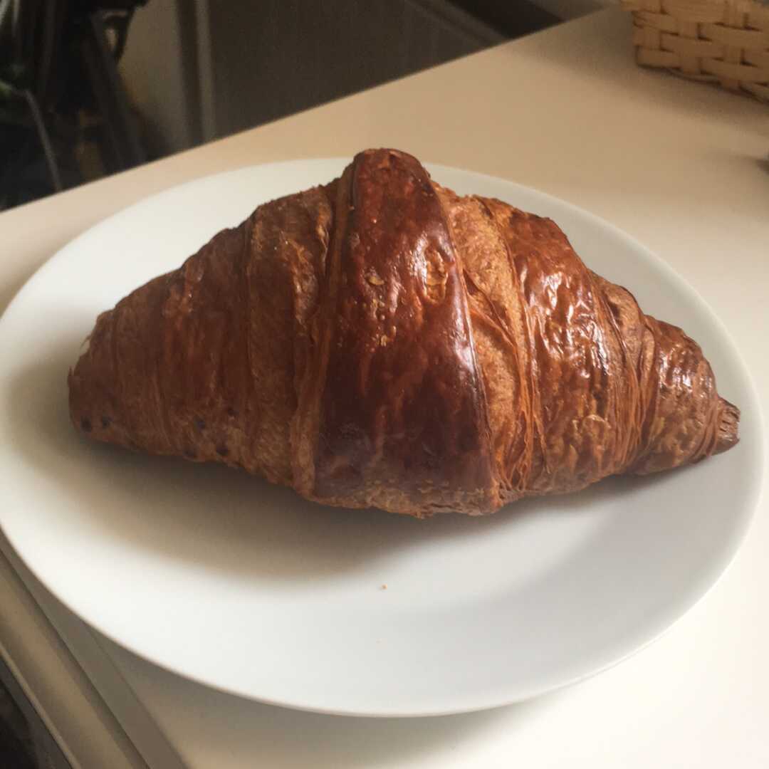 how many calories in a croissant