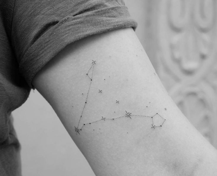 constellation tattoos pisces