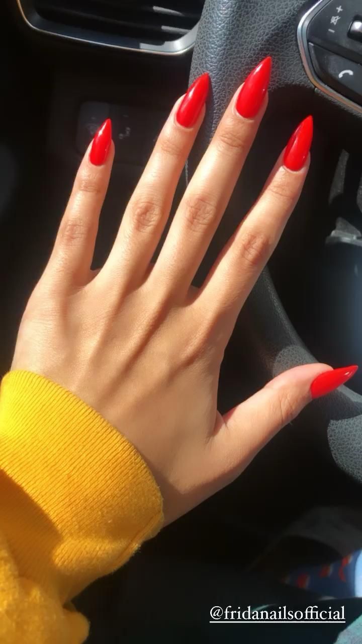 almond red nails