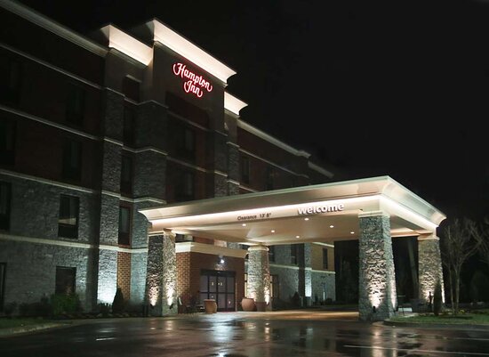 hotels close to kroger field lexington ky