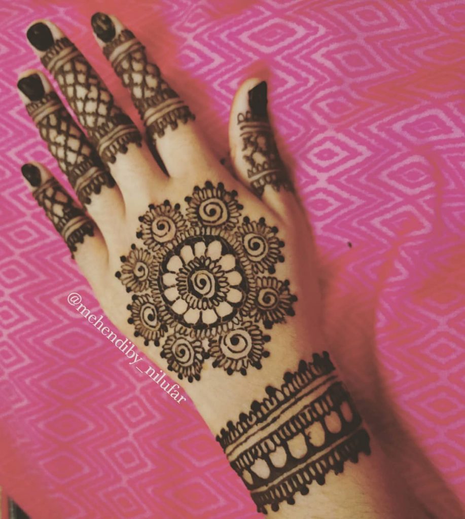 circular mehndi designs