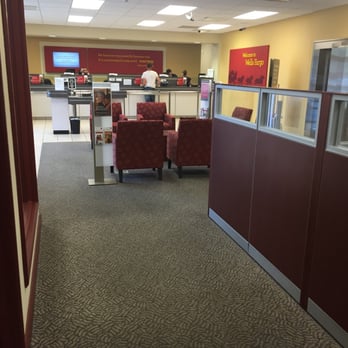 wells fargo locations clearwater fl