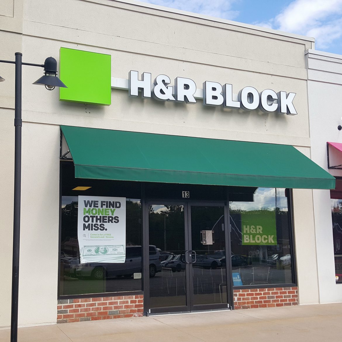 h & r block near me