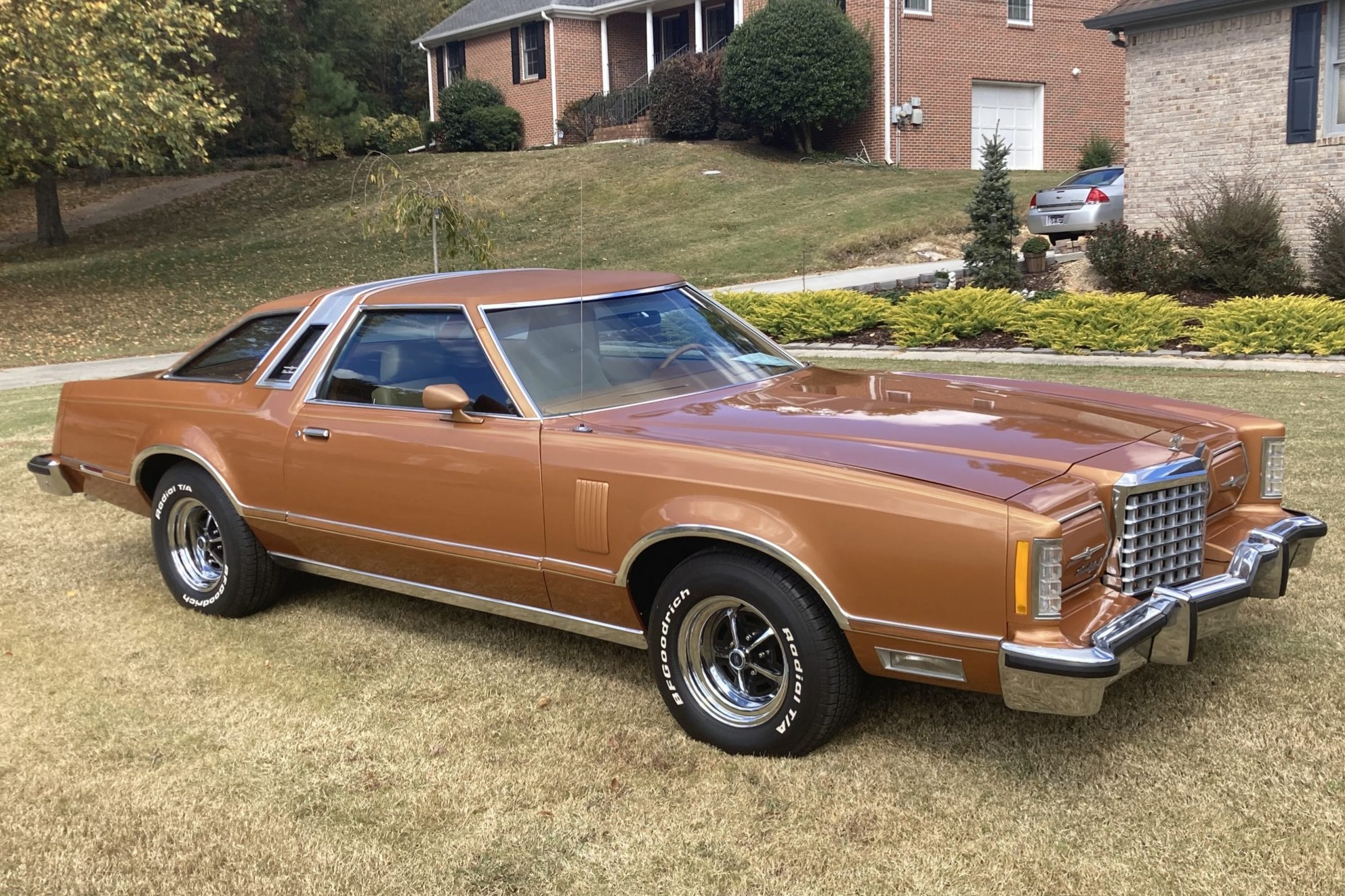 1977 thunderbird car