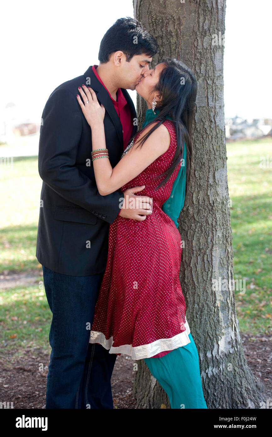 desi kiss