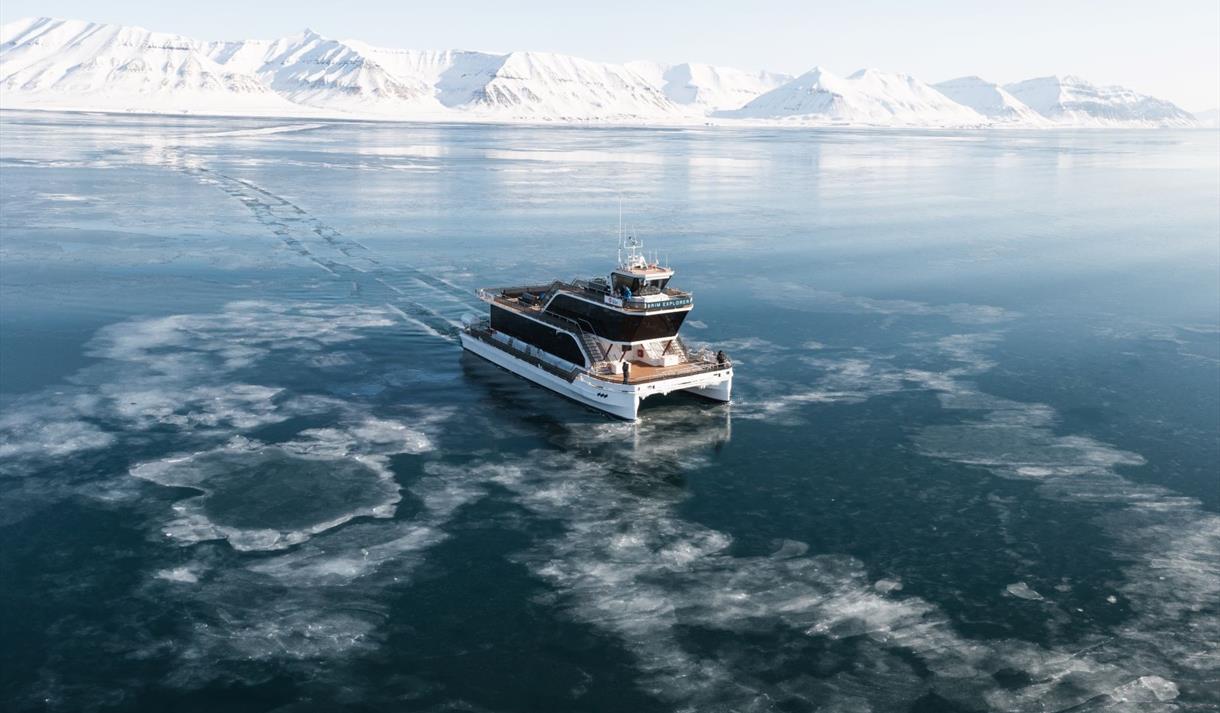 hurtigruten svalbard