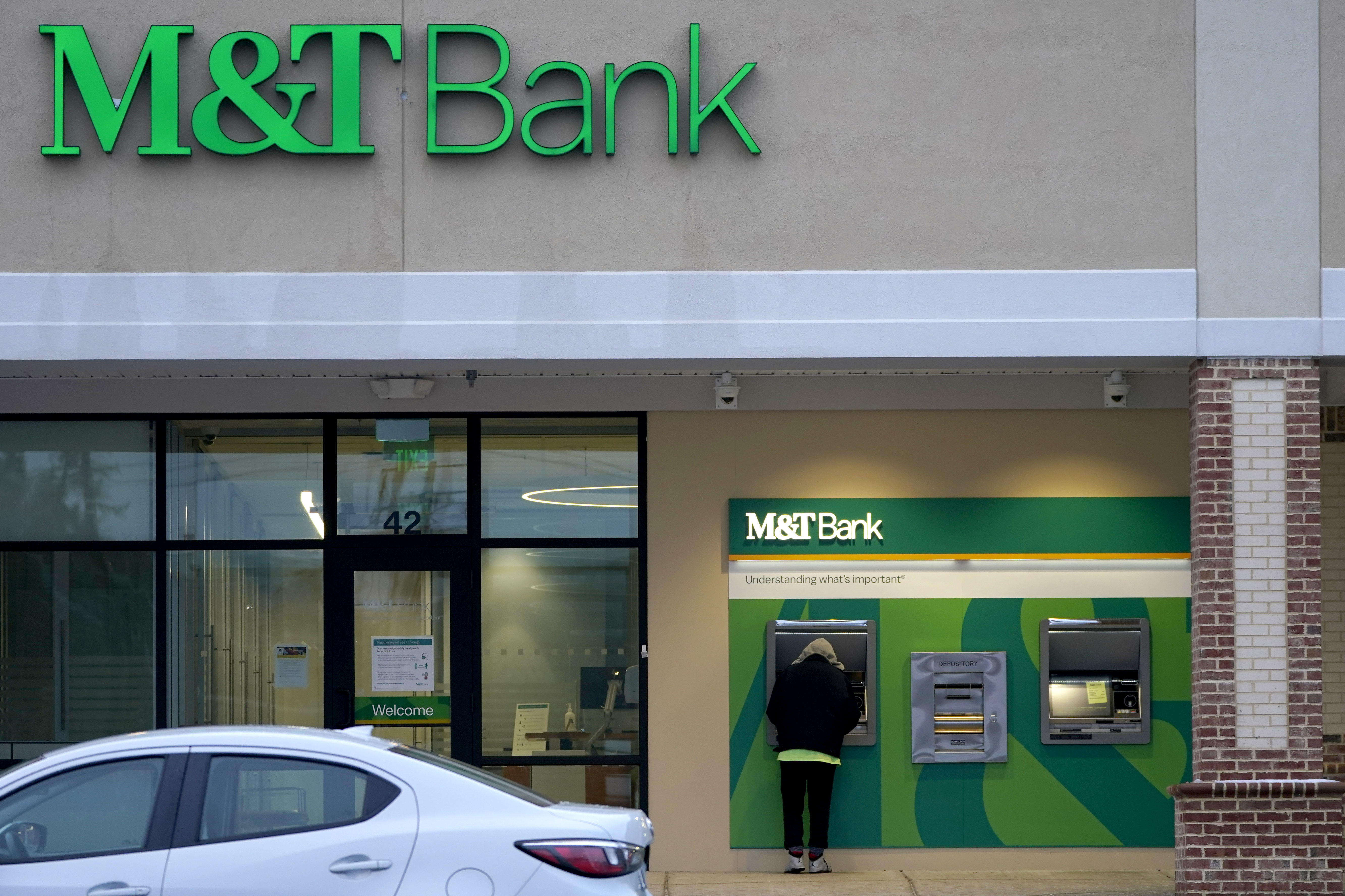 m&t bank