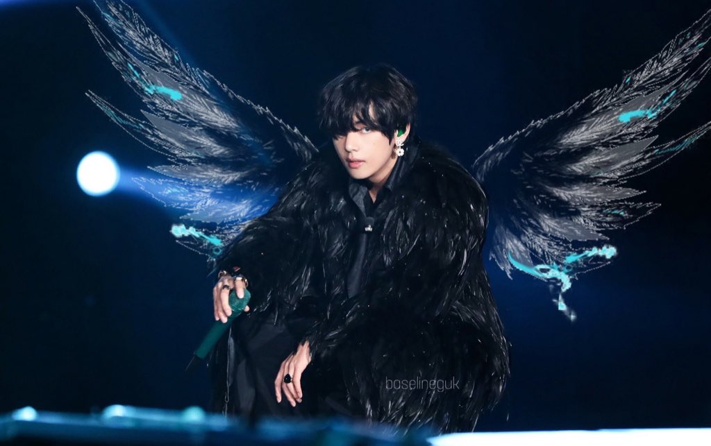 kim taehyung with wings