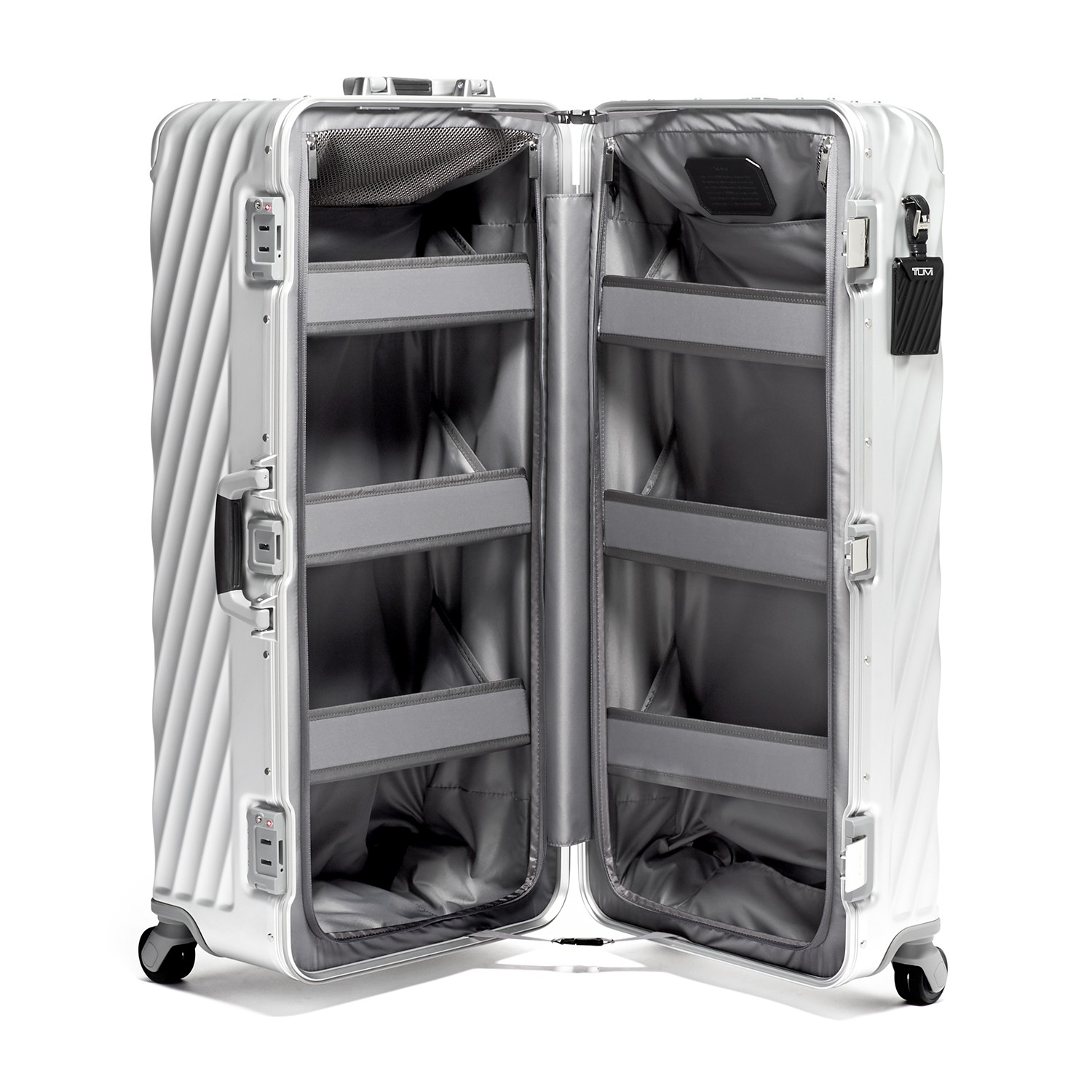 tumi 19 degree rolling trunk