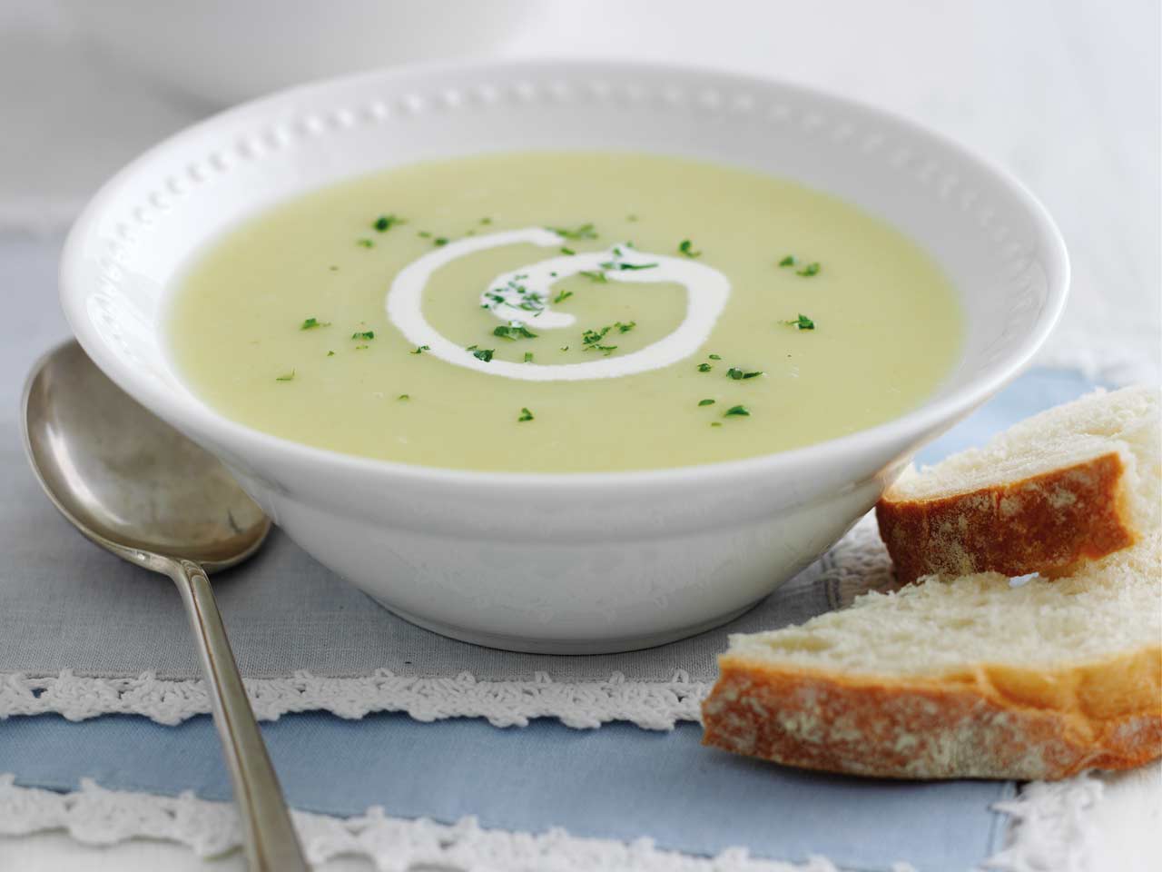 mary berry pea soup