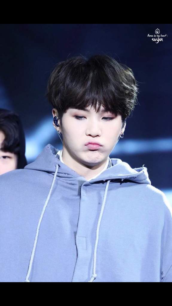 yoongi pout