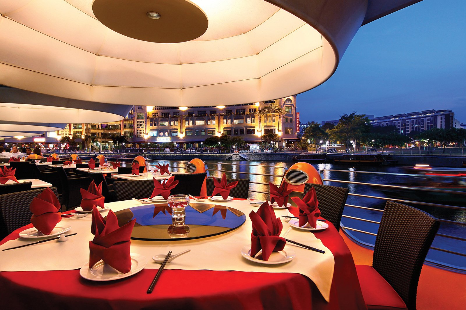 restaurants at clarke quay singapore