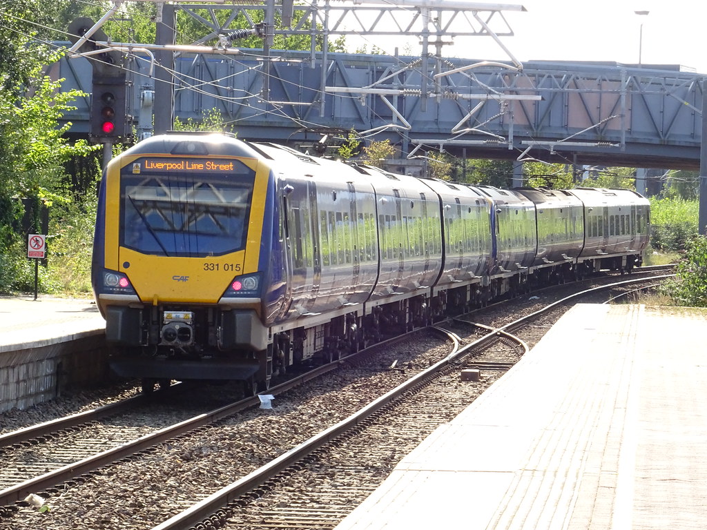 trains from st helens central to liverpool