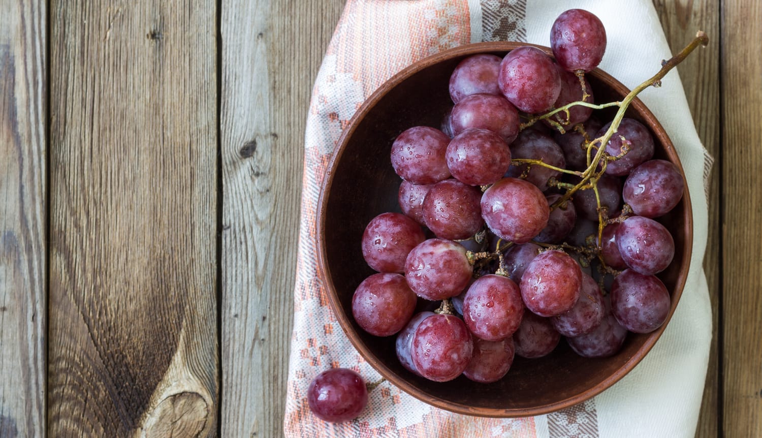 how much calories are in grapes