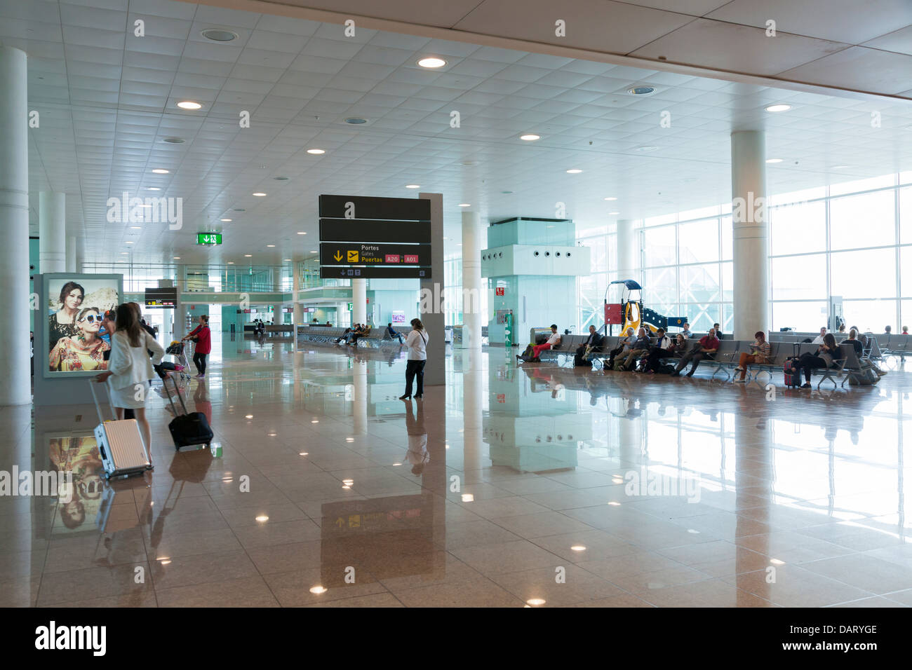 bcn airport departure