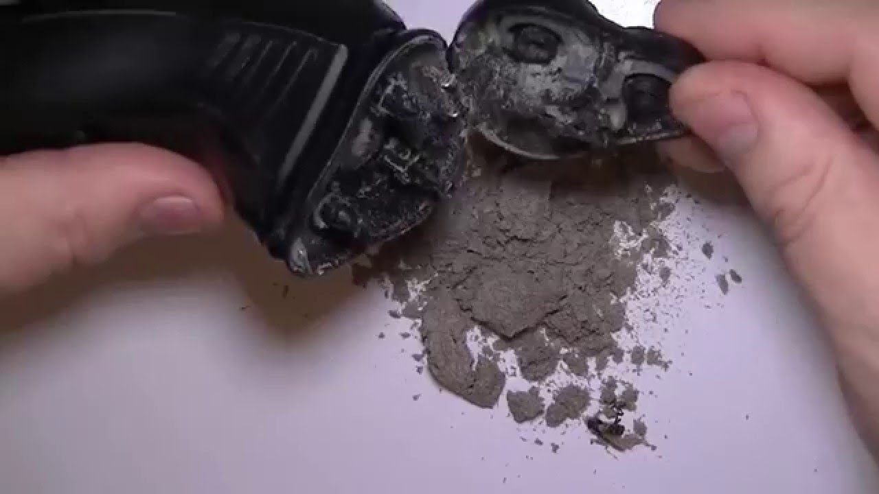 how to clean electric razor