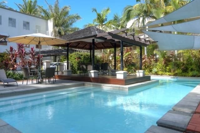 airbnb port douglas