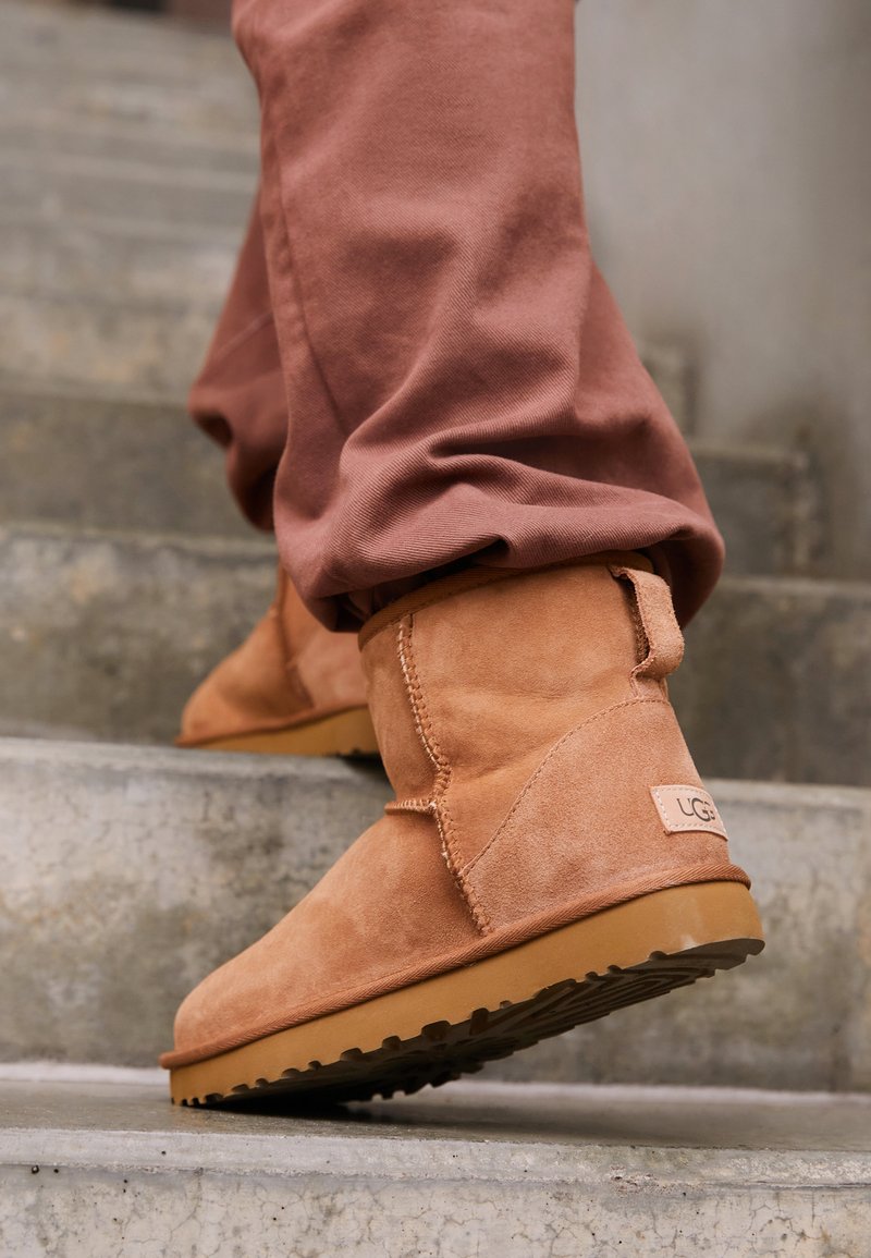 ugg chestnut