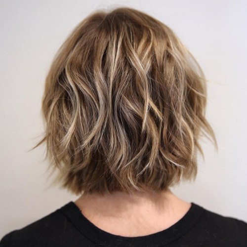 medium short layered bob