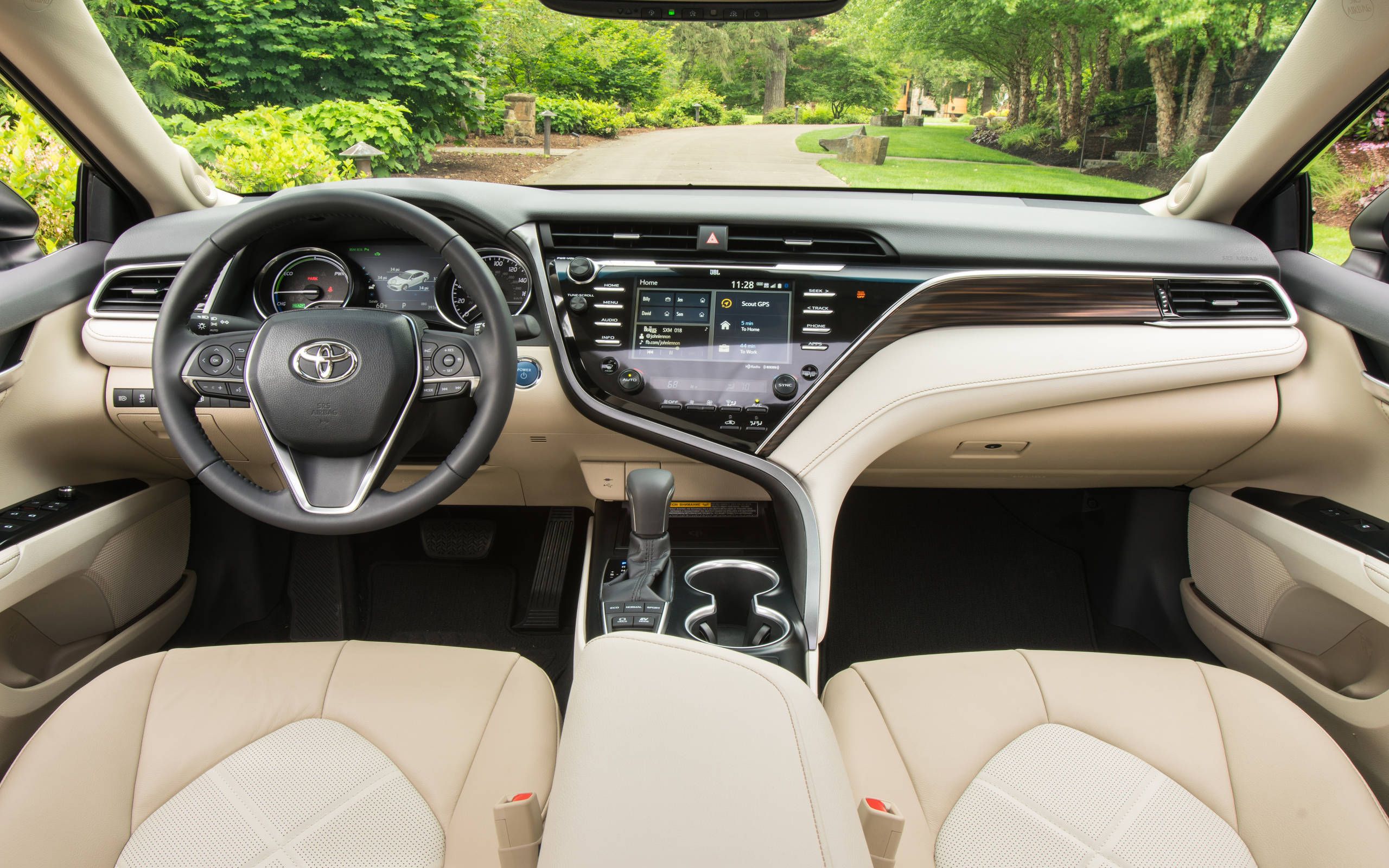 interior toyota camry 2018