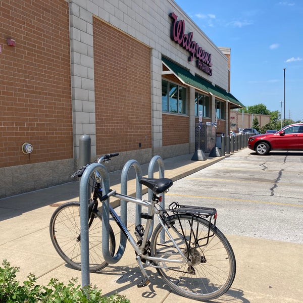 walgreens main st wheaton