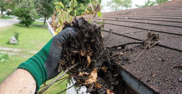 gutter cleaning and repair near me