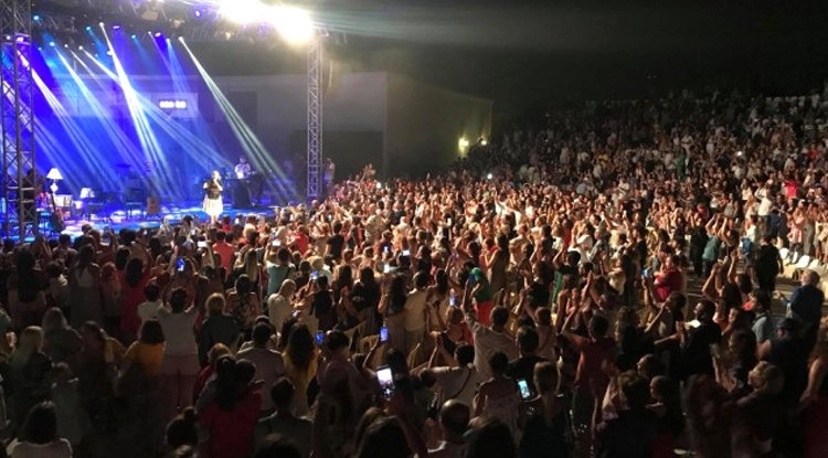 kuşadası amfi tiyatro konserleri 2022