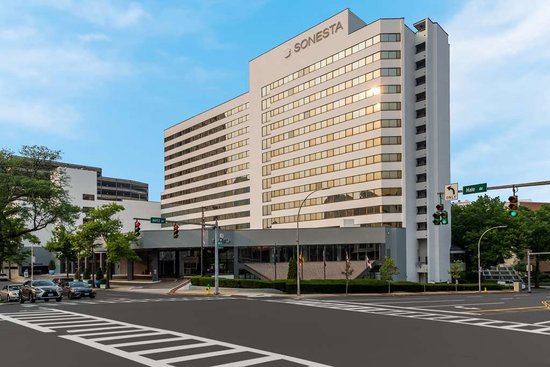 hotels near the capitol theatre