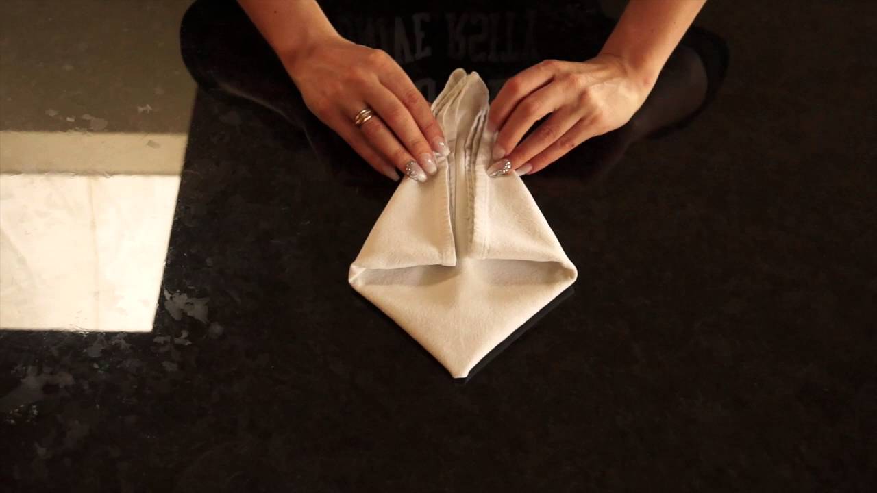 tuxedo napkin fold