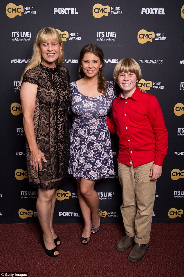 bindi irwin height