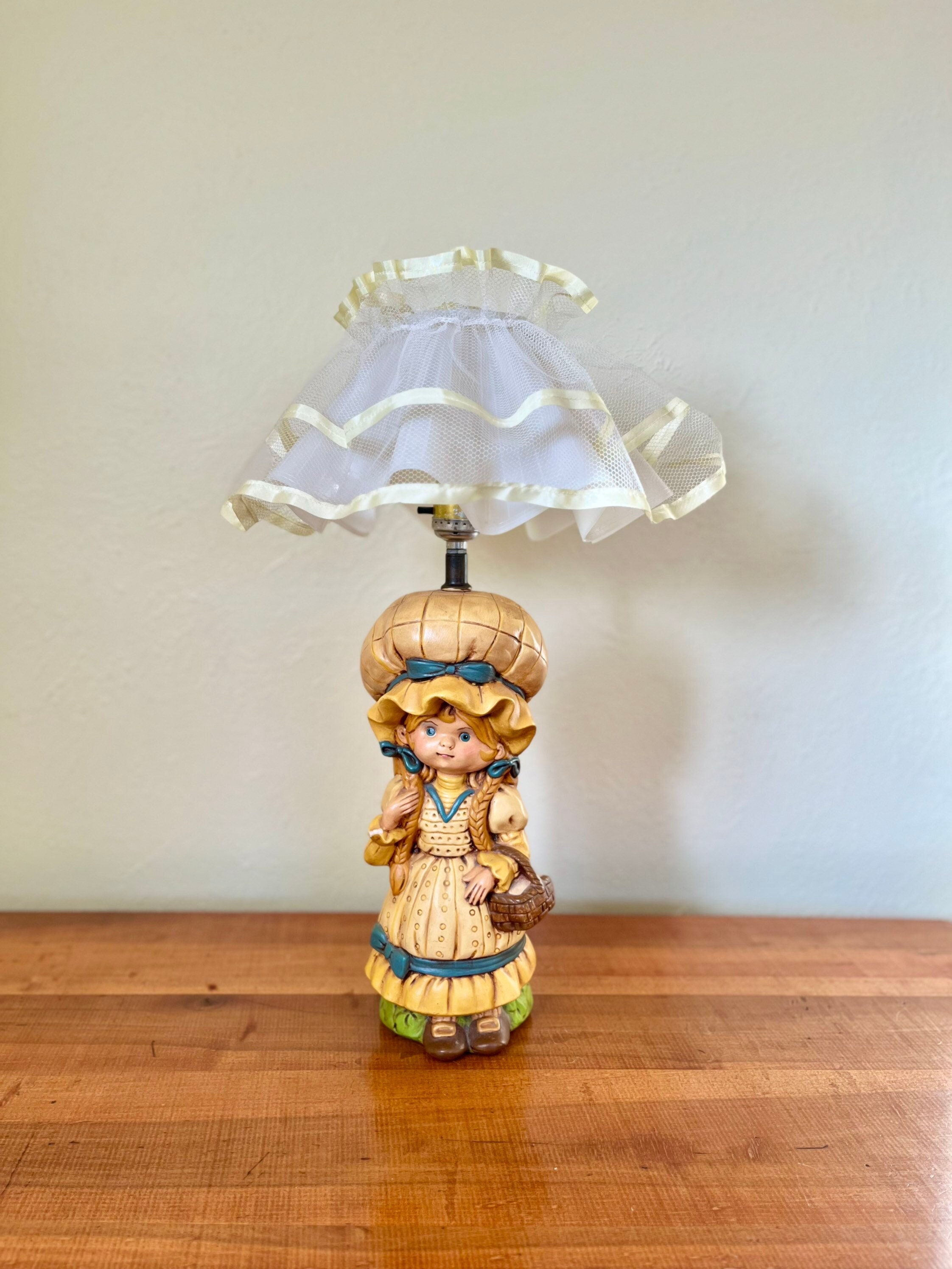 holly hobby lamp