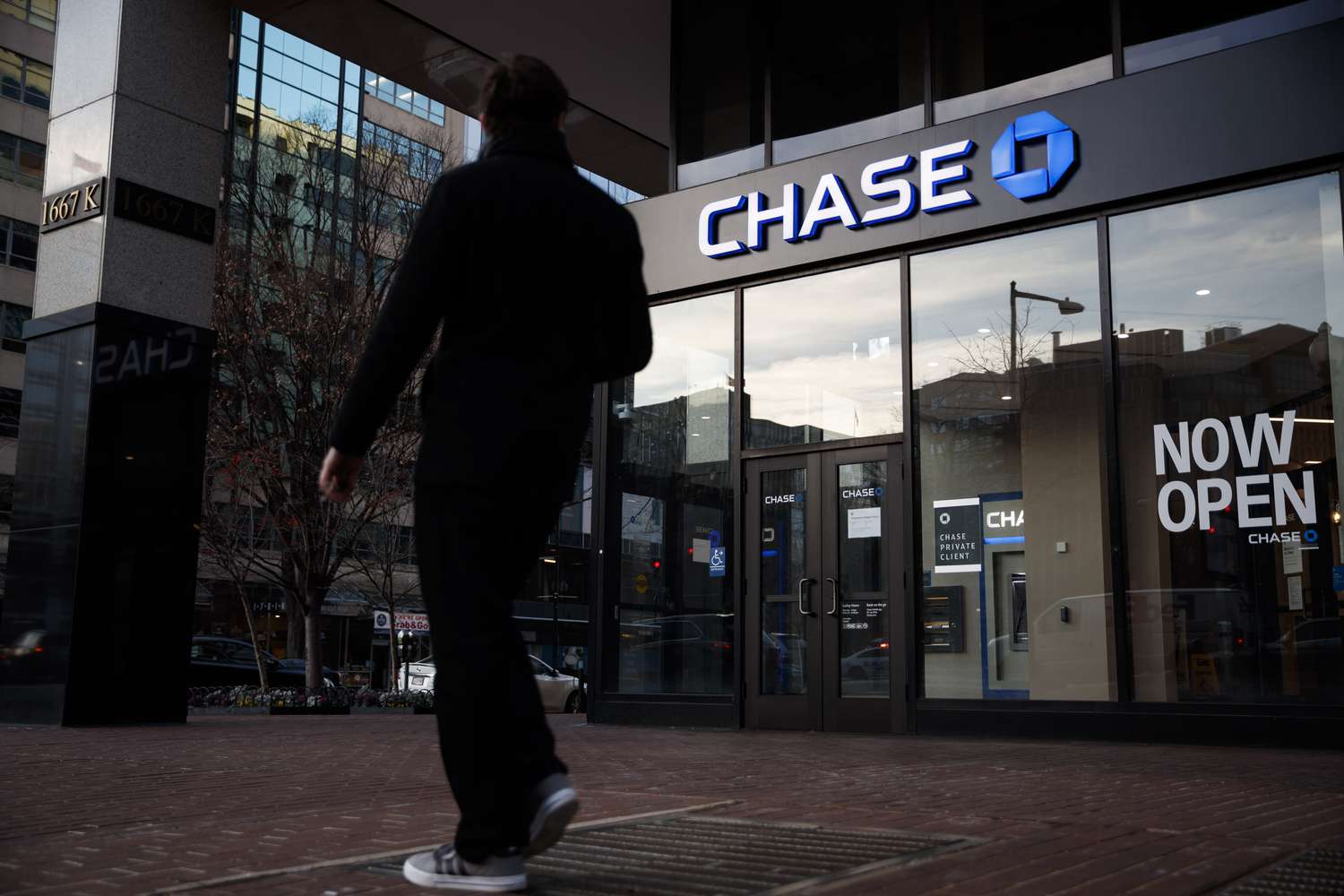 is chase bank open today