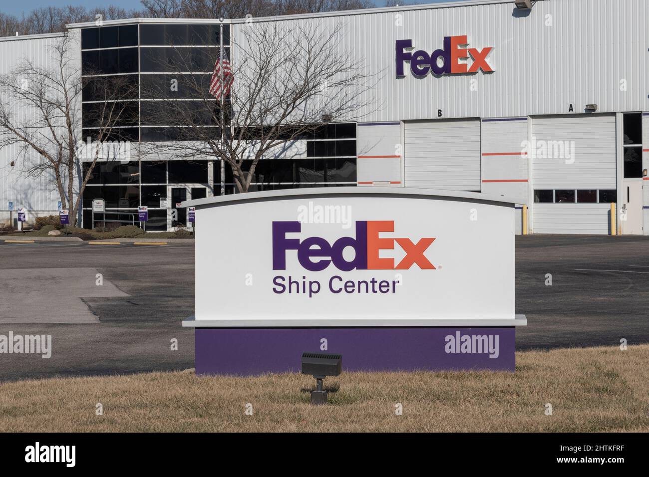 fedex ship center