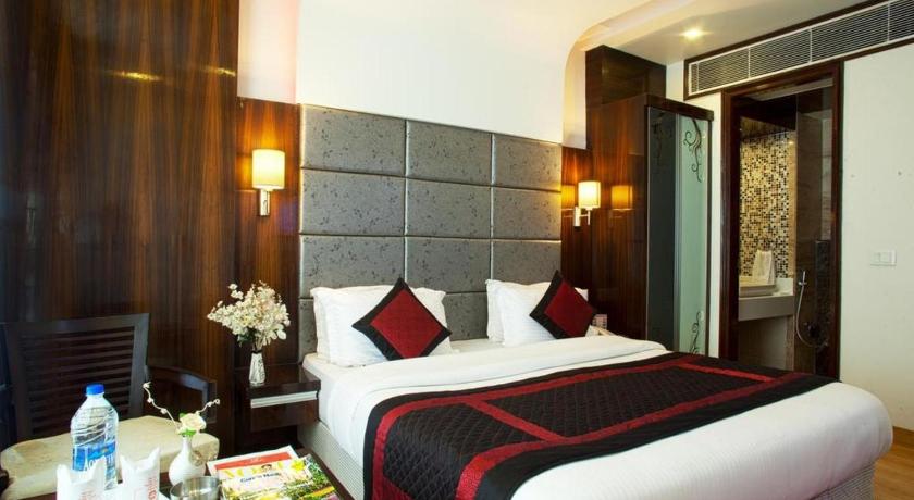 delhi hotels near airport