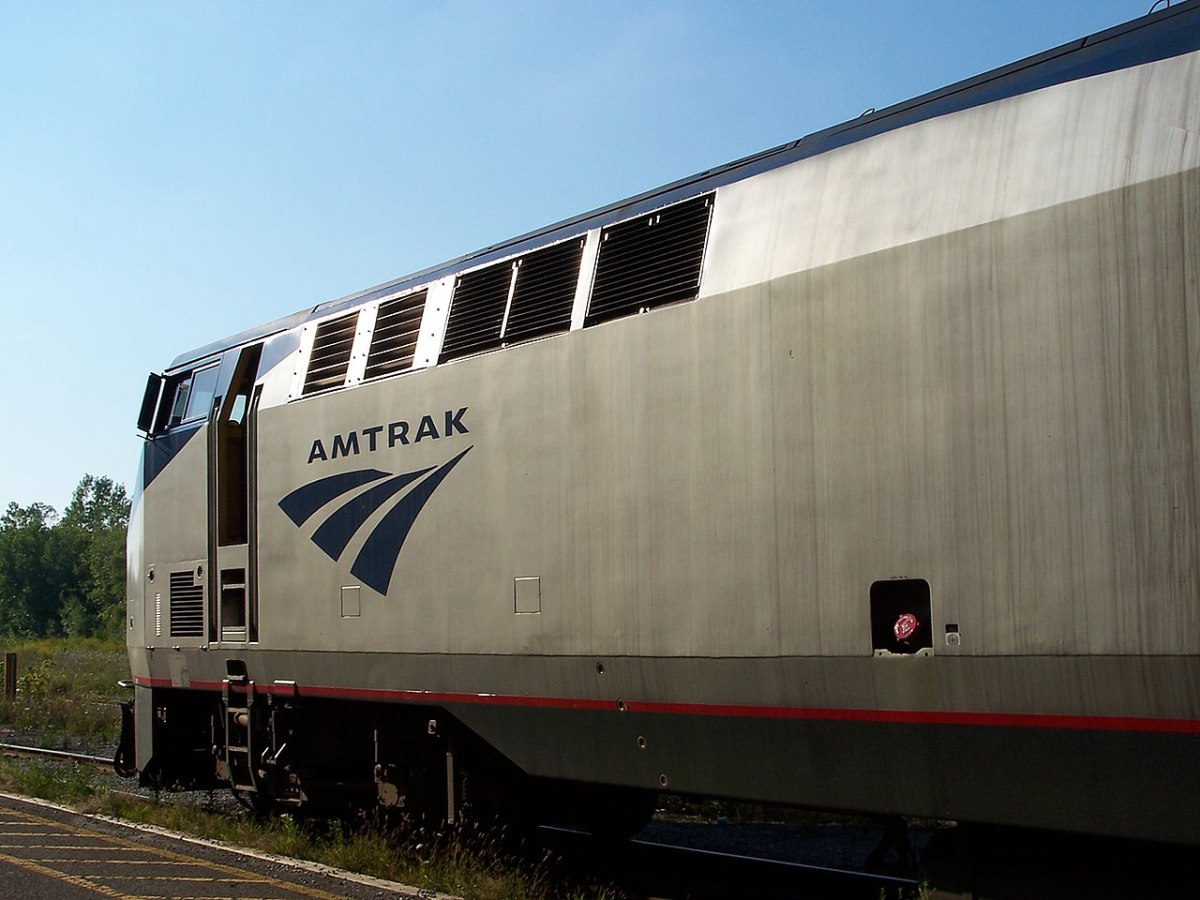 amtrak maple leaf