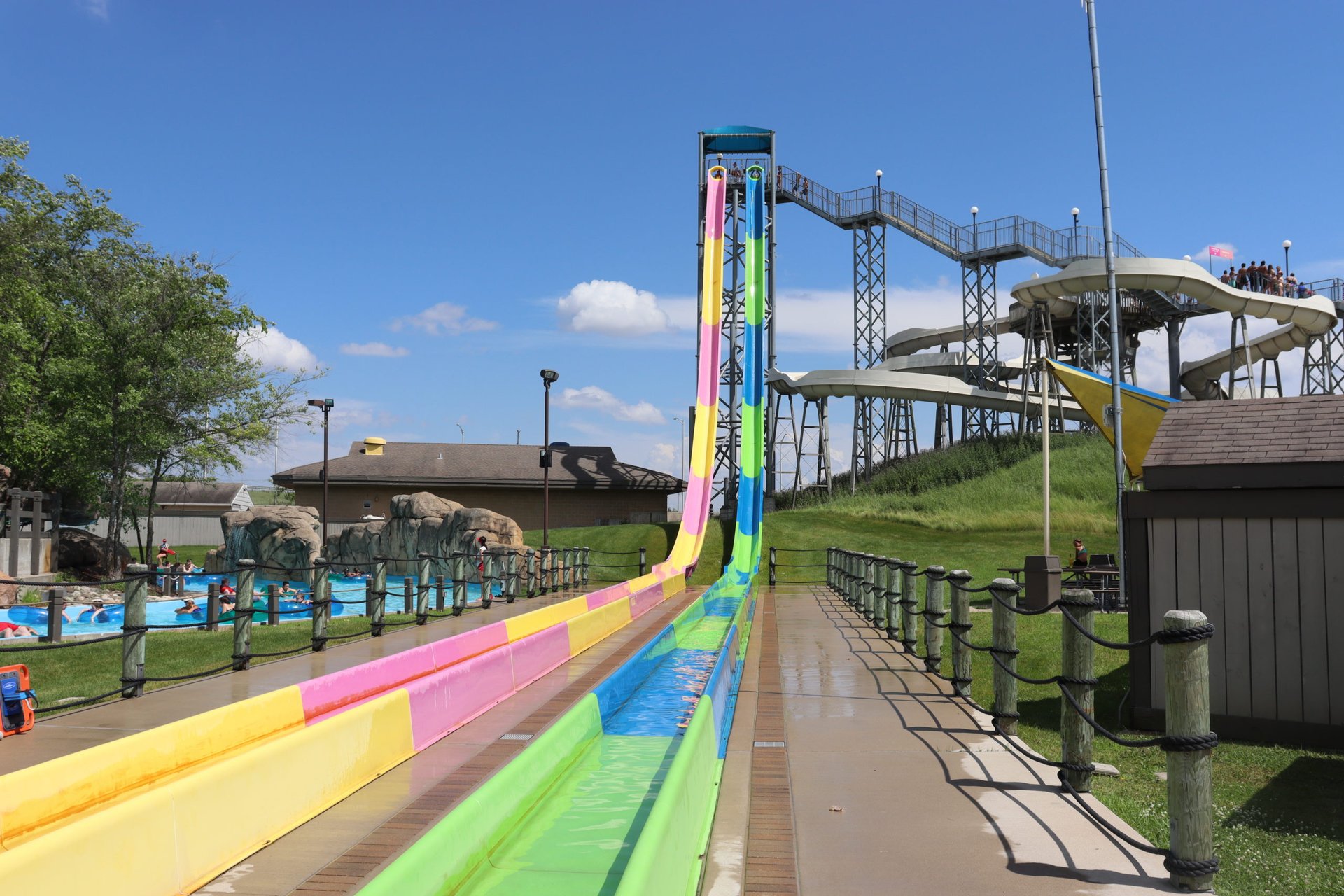 six flags hurricane harbor rockford rides