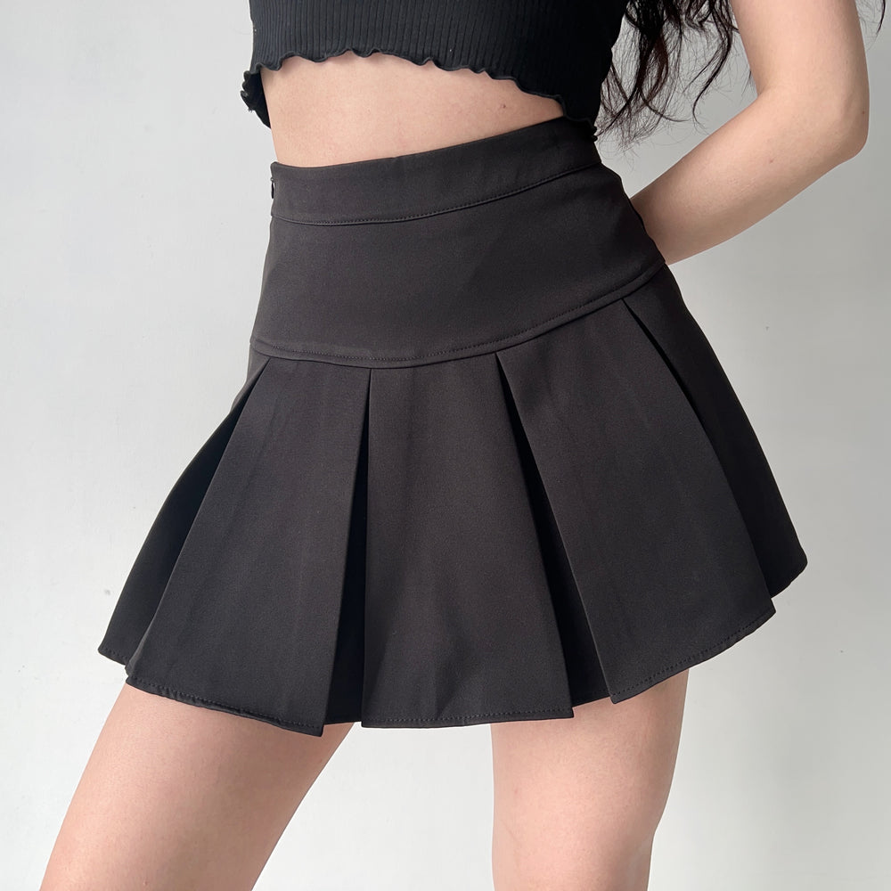 high waisted pleated skirt