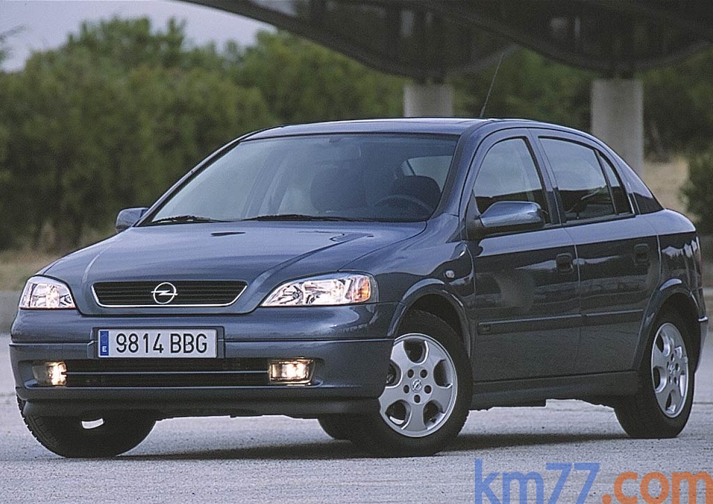 astra 2003 precio